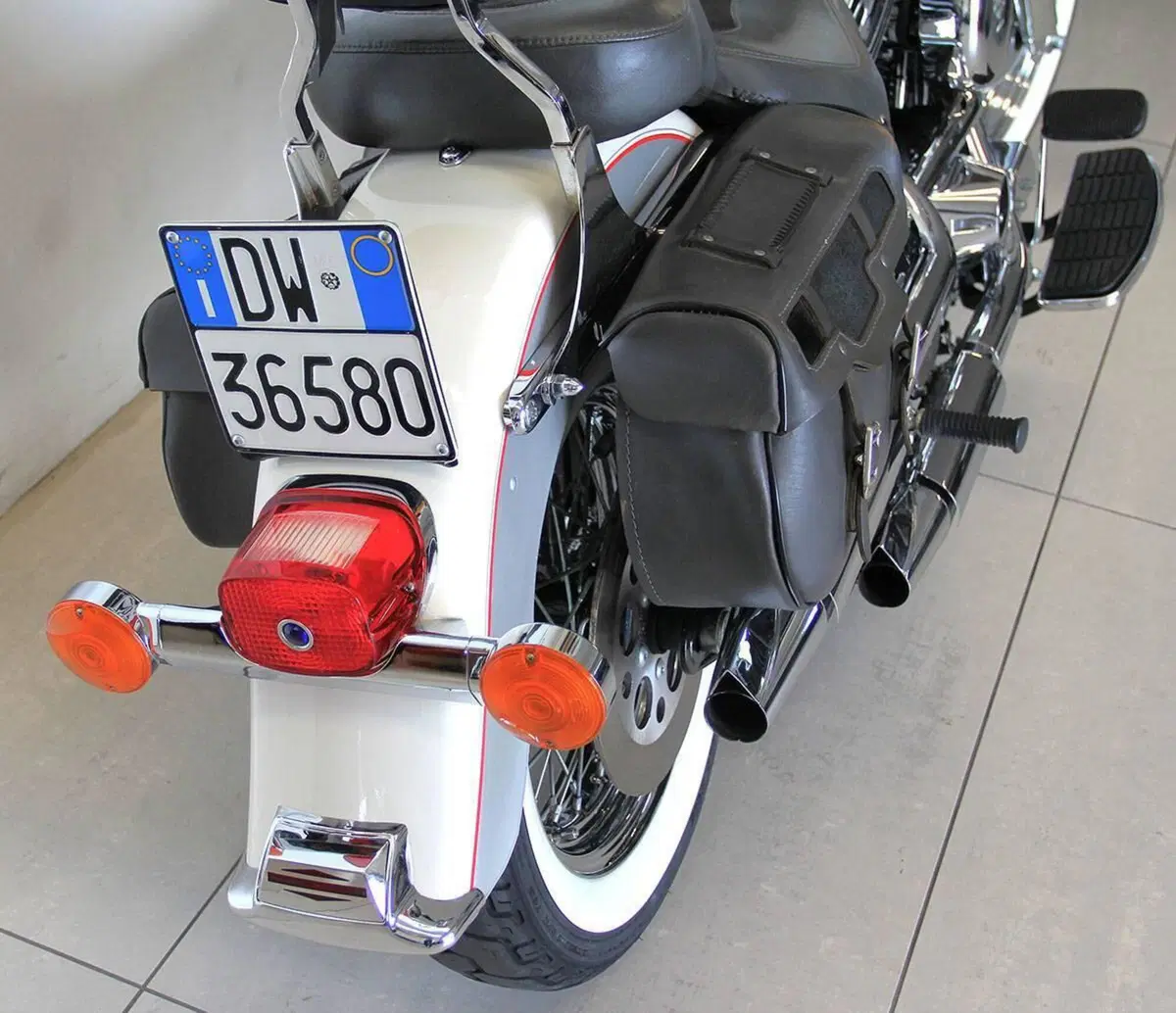 Harley-Davidson 1340 Heritage Classic (1984 - 98) - FLSTC (9)