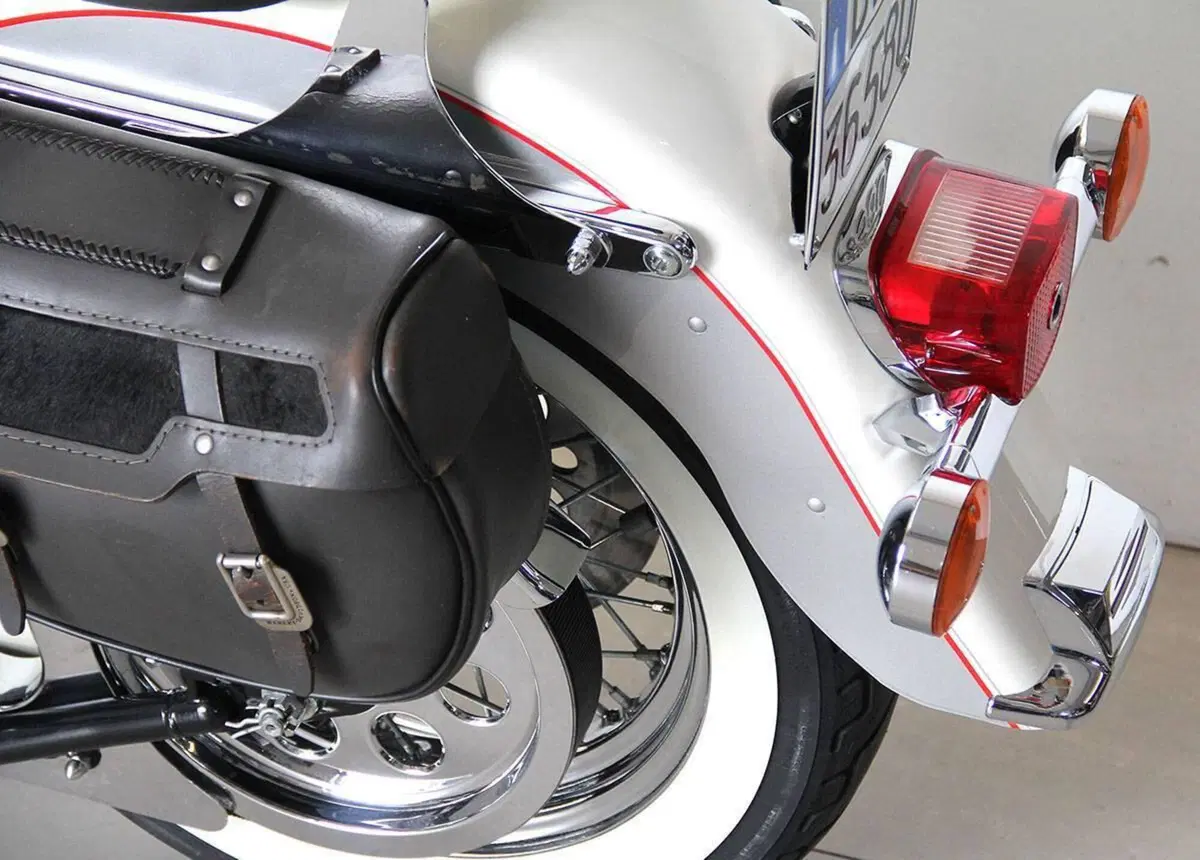 Harley-Davidson 1340 Heritage Classic (1984 - 98) - FLSTC (13)