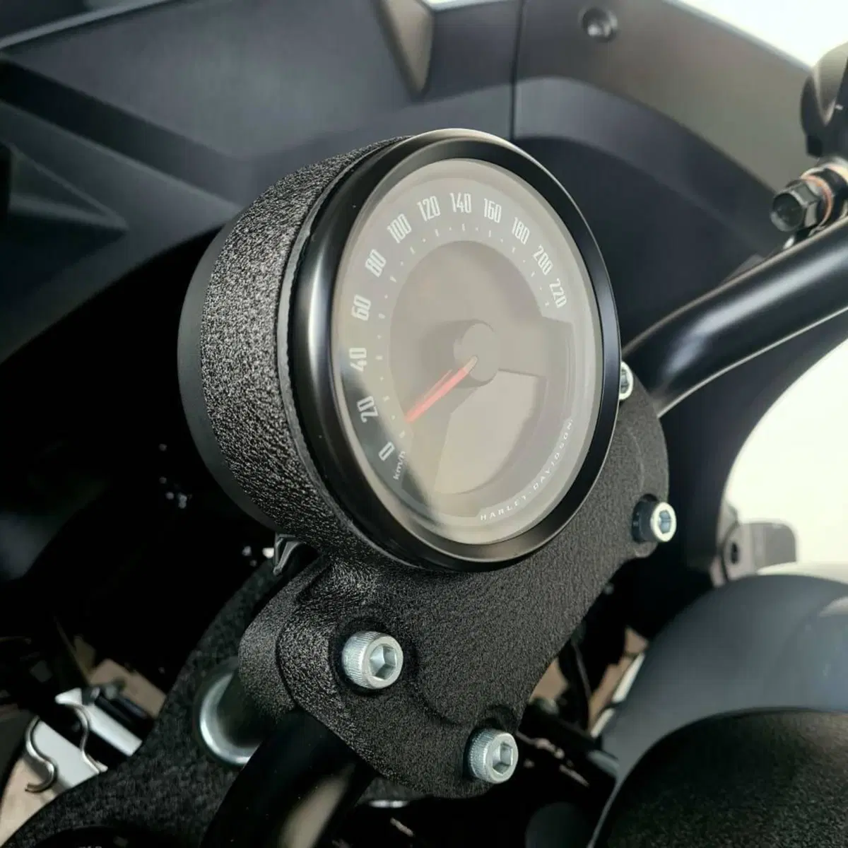 Harley-Davidson Low Rider ST (2025 - 26) (5)