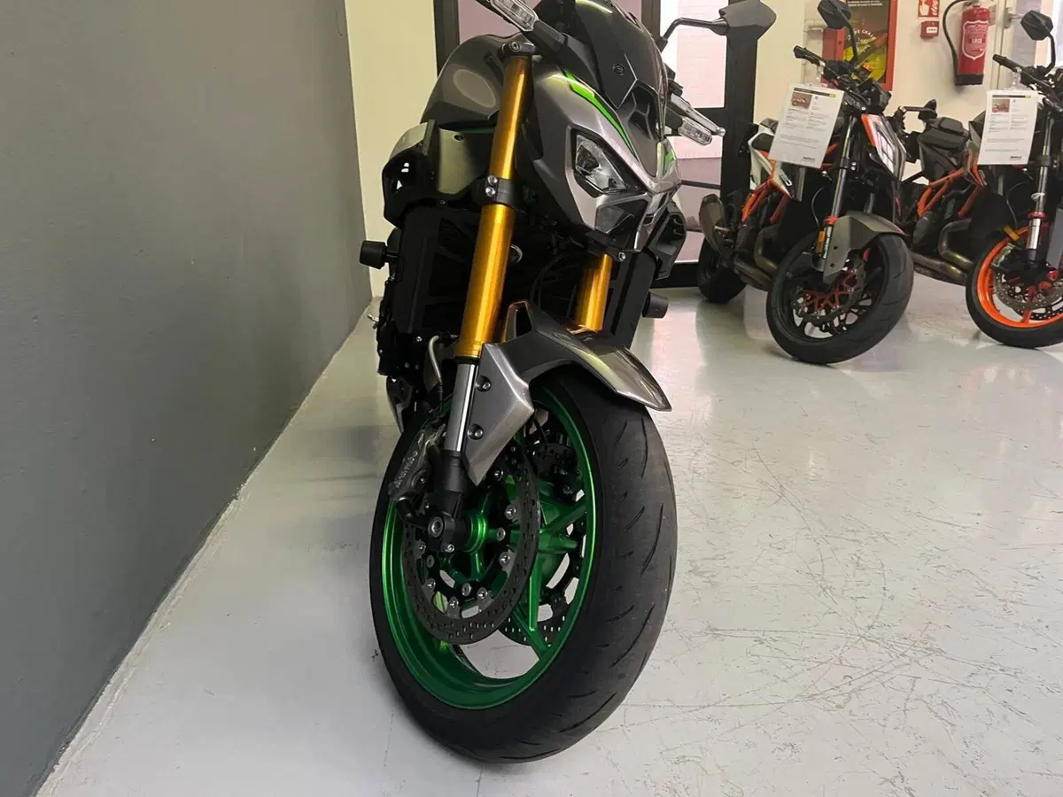 Kawasaki Z 900 SE (2025 - 27) (3)