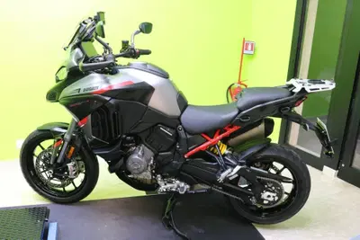 Ducati Multistrada V4 S Grand Tour (2024) usata