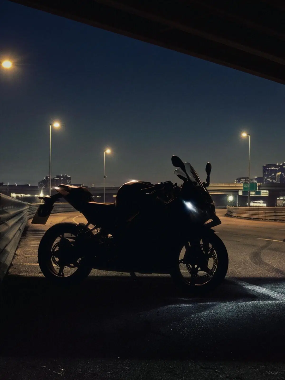 Nuova BMW F 450 RR: la sportiva per patente A2 debutta il 15 ottobre [GALLERY]