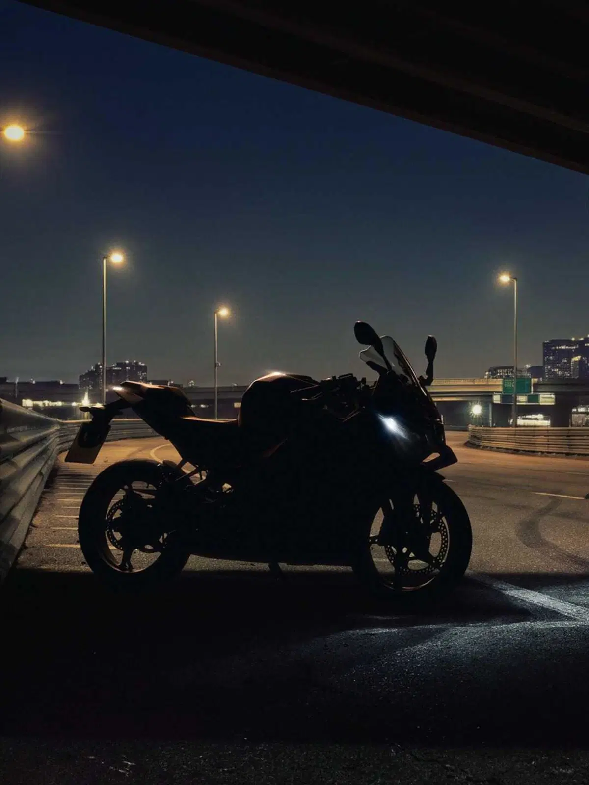 Nuova BMW F 450 RR: la sportiva per patente A2 debutta il 15 ottobre [GALLERY]