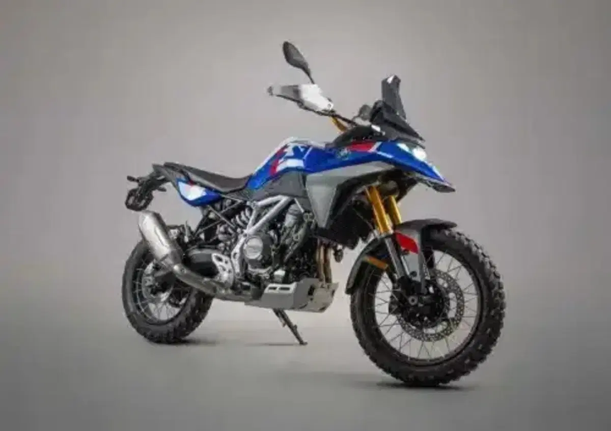 Nuova BMW F 450 RR: la sportiva per patente A2 debutta il 15 ottobre [GALLERY] (3)