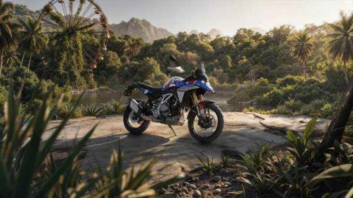 Nuova BMW F 450 RR: la sportiva per patente A2 debutta il 15 ottobre [GALLERY] (4)