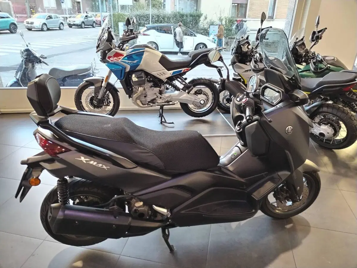 Yamaha X-Max 300 (2021 - 24) (4)