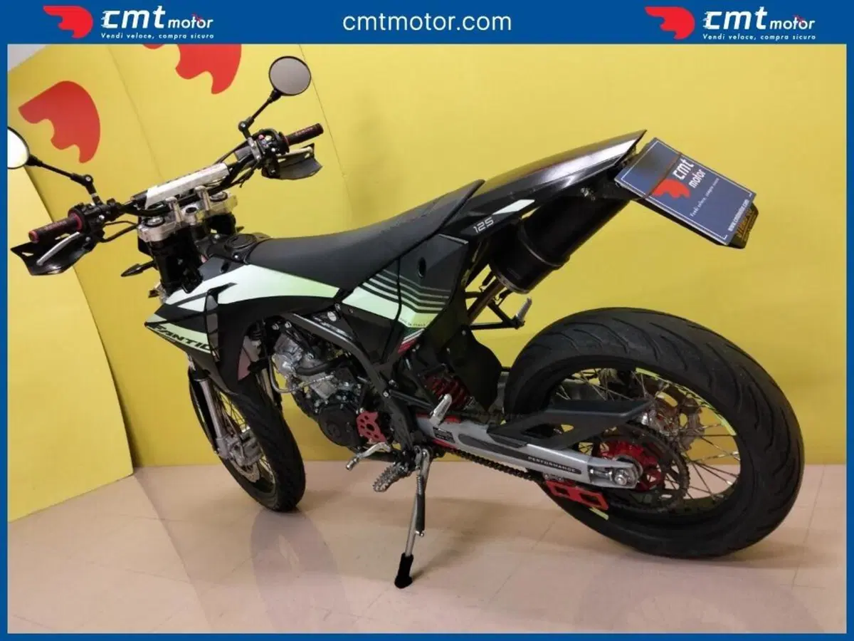 Fantic Motor XMF 125 Motard Performance 4T (2023 - 24) (9)