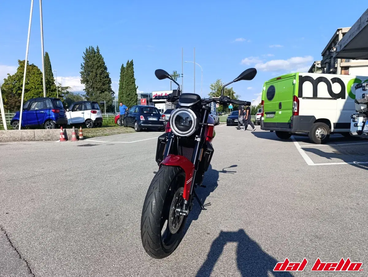 Moto Morini SEIEMMEZZO STR (2022 - 26) (2)