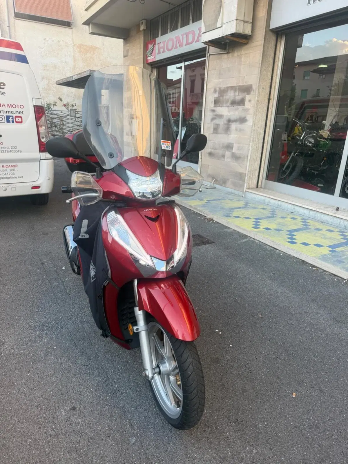Honda SH 300 i ABS (2016 - 20) (4)