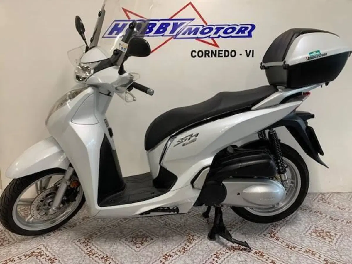 Honda SH 300 i ABS (2016 - 20) (4)