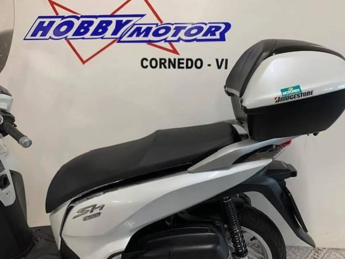 Honda SH 300 i ABS (2016 - 20) (6)