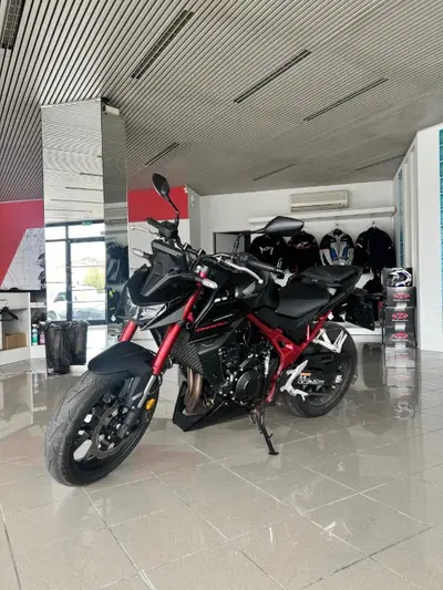 Honda CB 750 Hornet (2026) usata