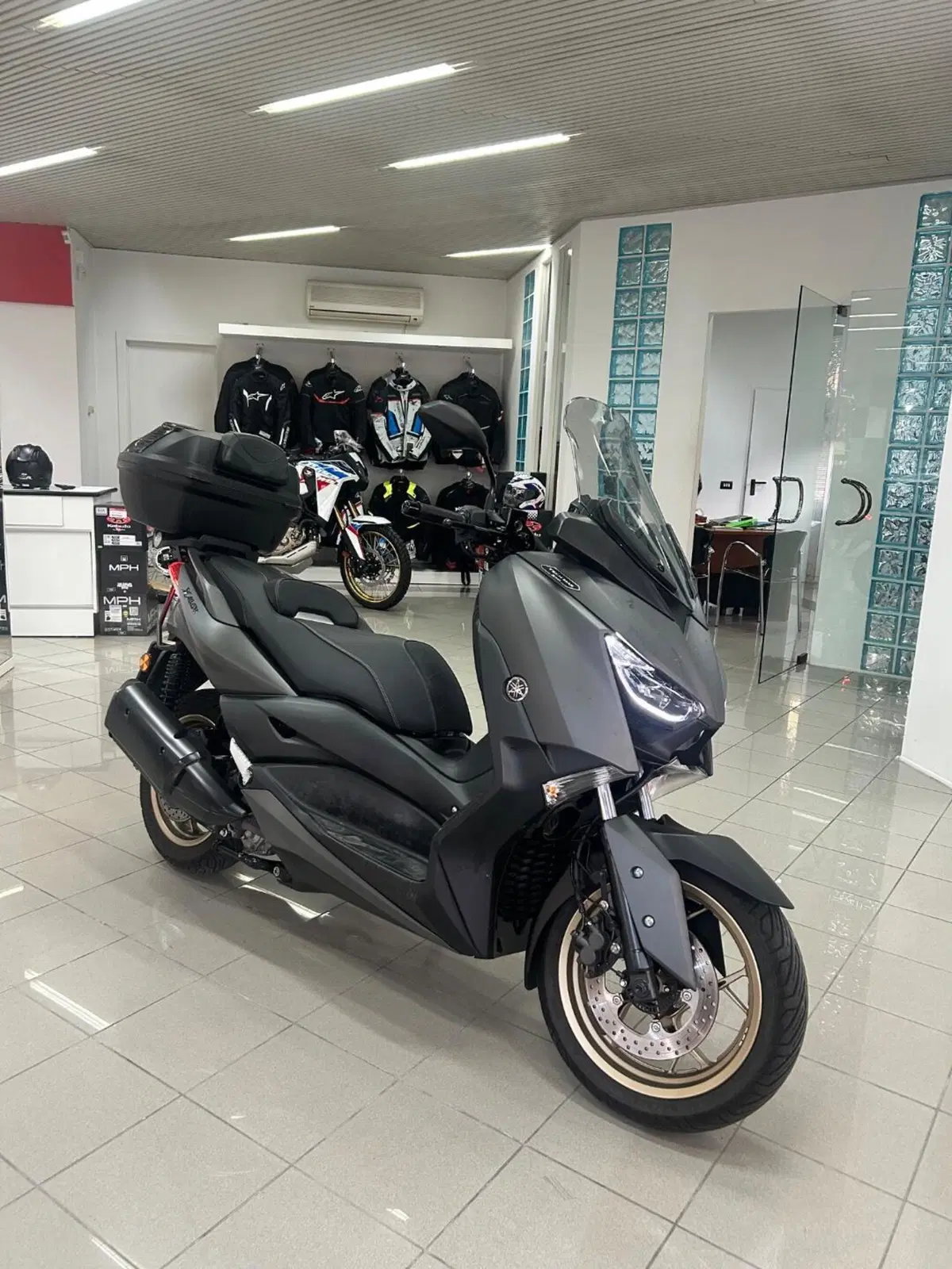 Yamaha X-Max 300 Tech Max (2021 - 24) (3)