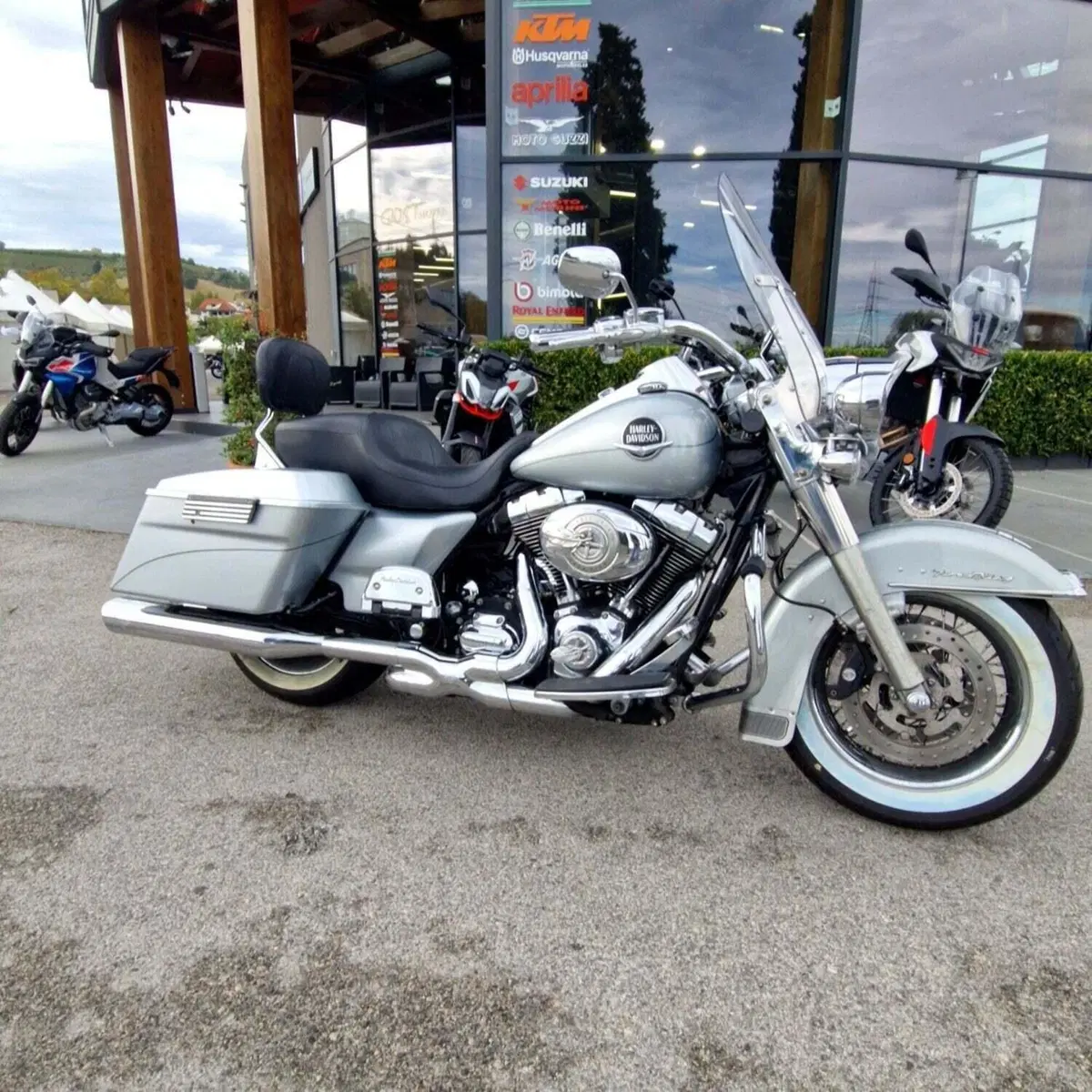 Harley-Davidson 103 Road King Classic (2011 - 13) - FLHRC (3)