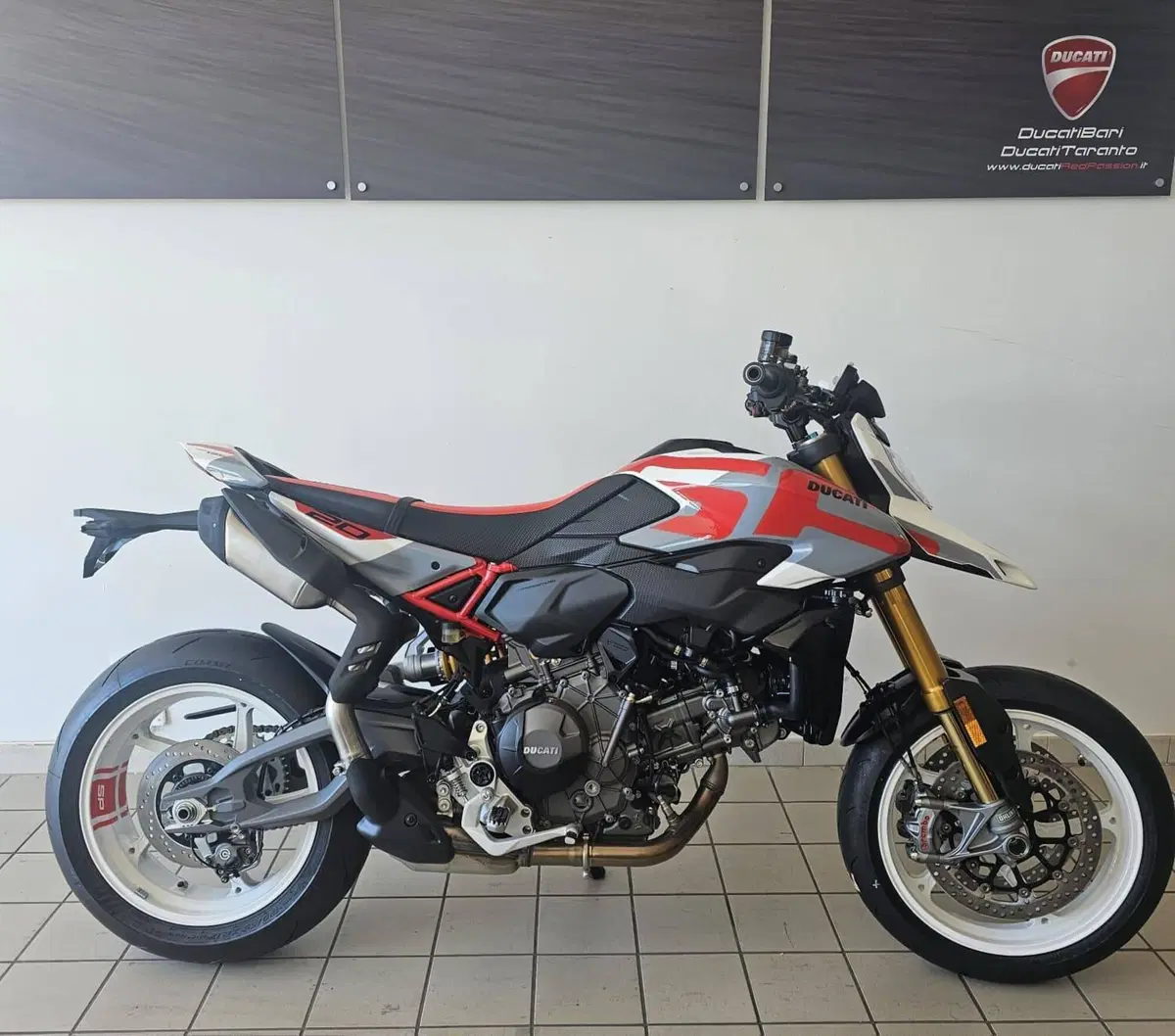 Ducati Hypermotard V2 SP (2026)