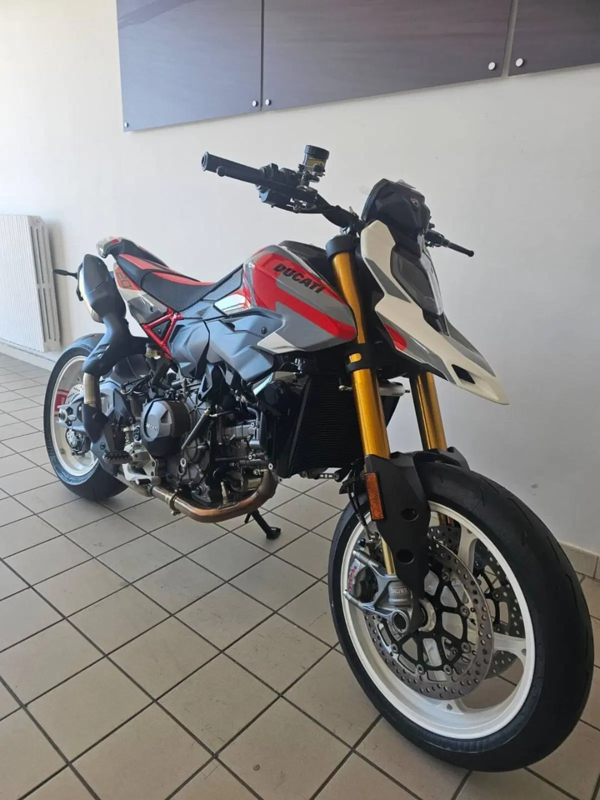 Ducati Hypermotard V2 SP (2026) (2)