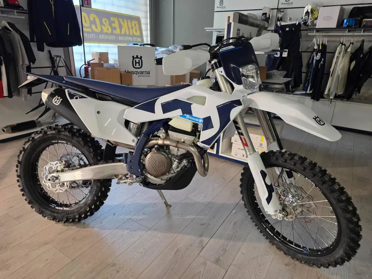 Husqvarna FE 250 (2026) (2)
