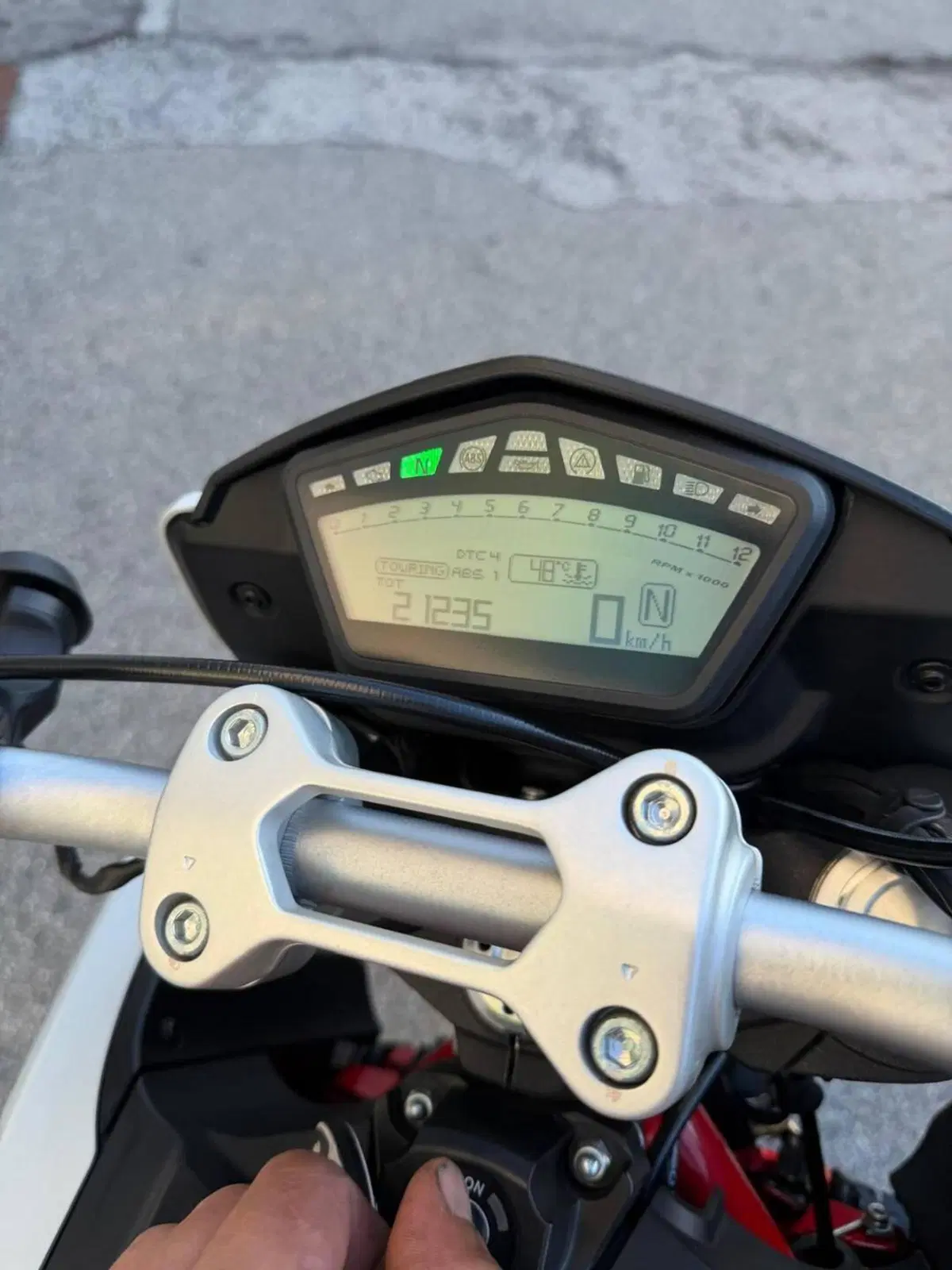 Ducati Hypermotard 939 (2016 - 18) (6)