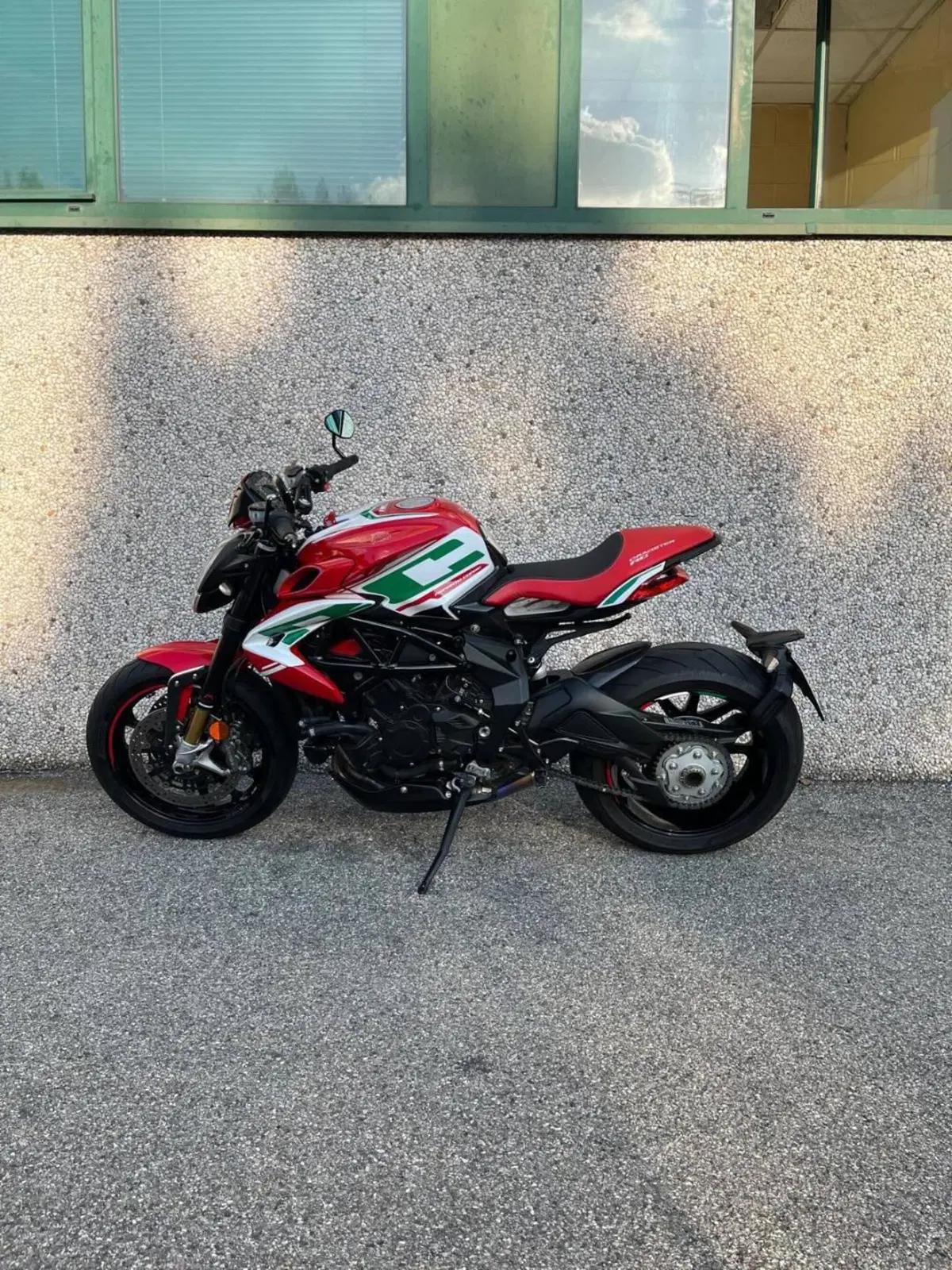 MV Agusta Dragster 800 RC SCS (2022 - 25) (2)