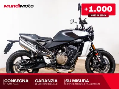 Husqvarna Svartpilen 801 (2024 - 26) usata
