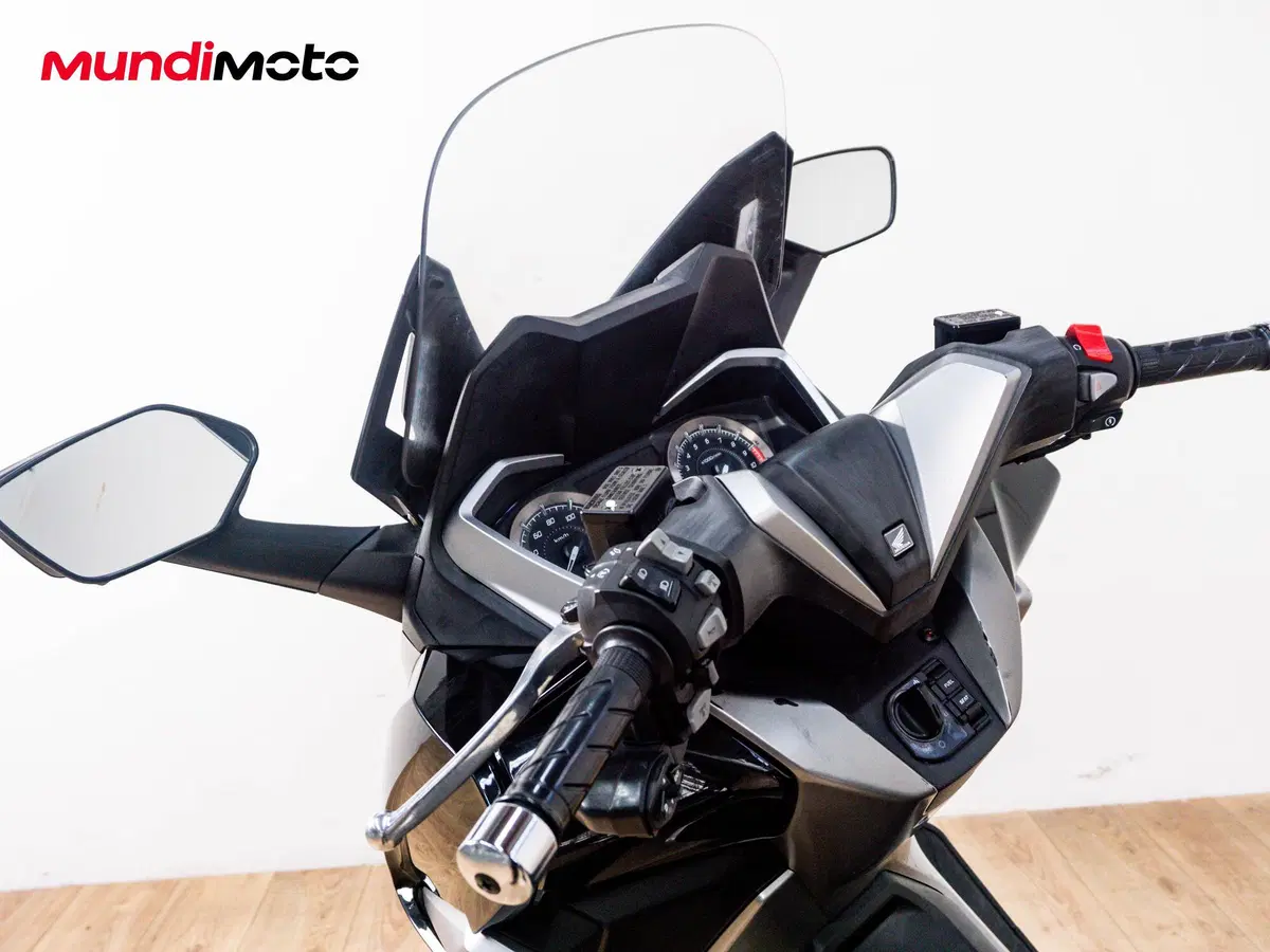 Honda Forza 350 (2022 - 24) (11)