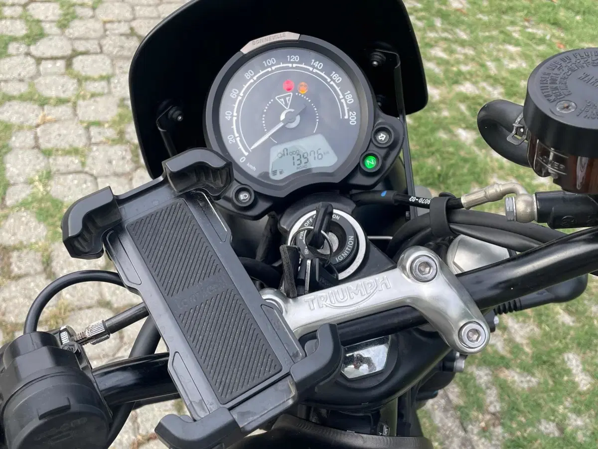 Triumph Speed Twin 900 (2023 - 24) (9)