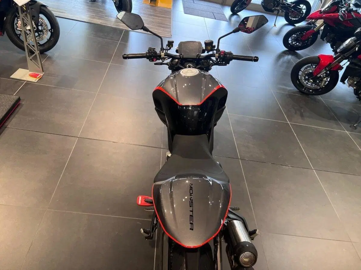 Ducati Monster 890 (2026) (7)