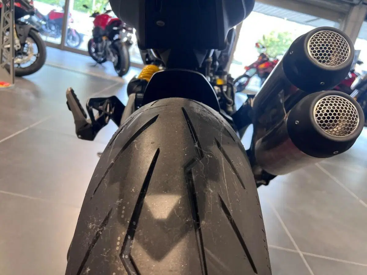 Ducati Monster 890 (2026) (14)