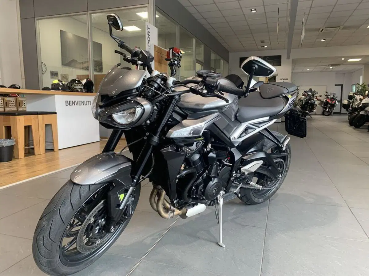 Triumph Street Triple 765 R (2023 - 26) (5)