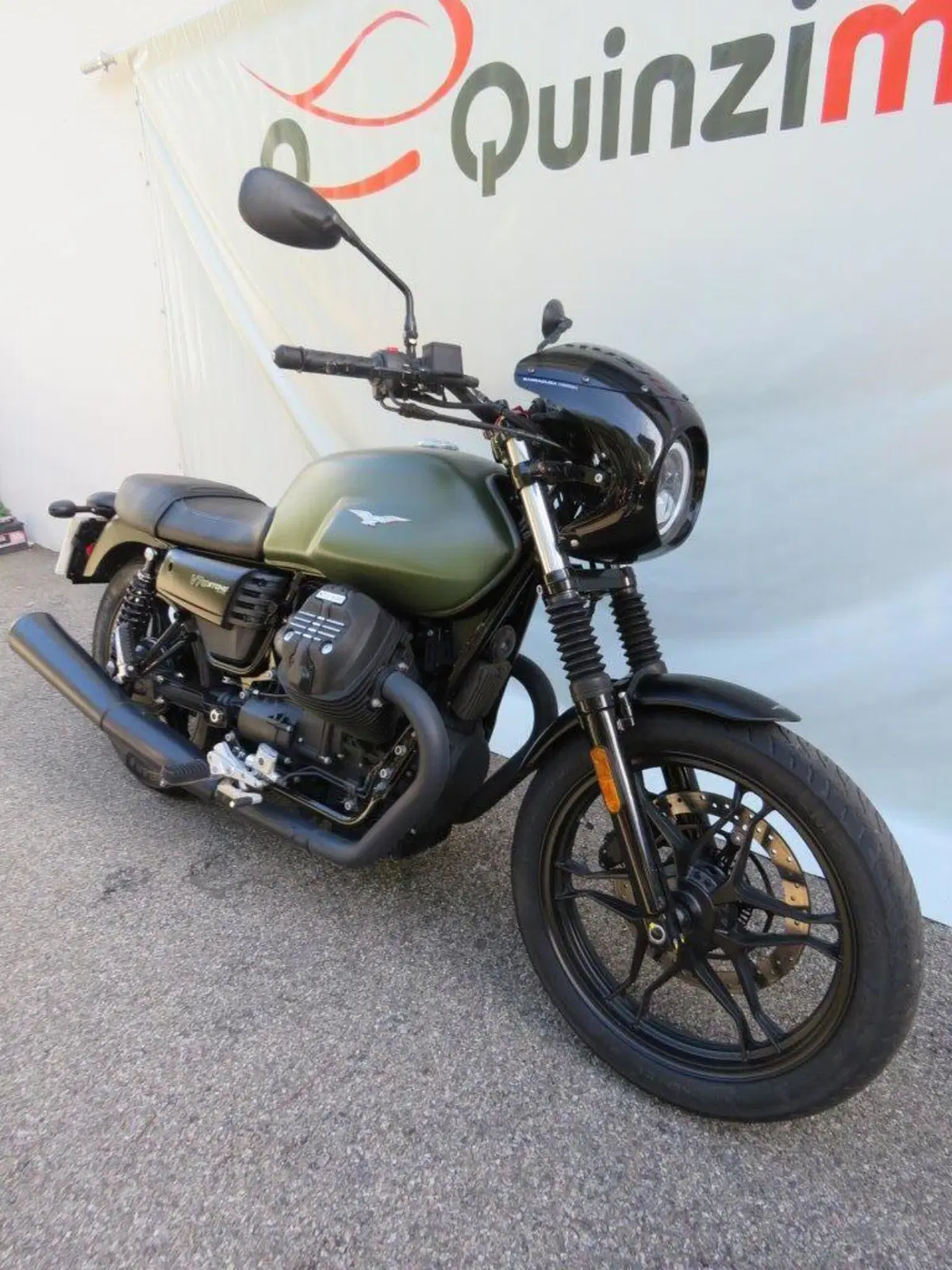 Moto Guzzi V7 III Stone (2017 - 20) (10)