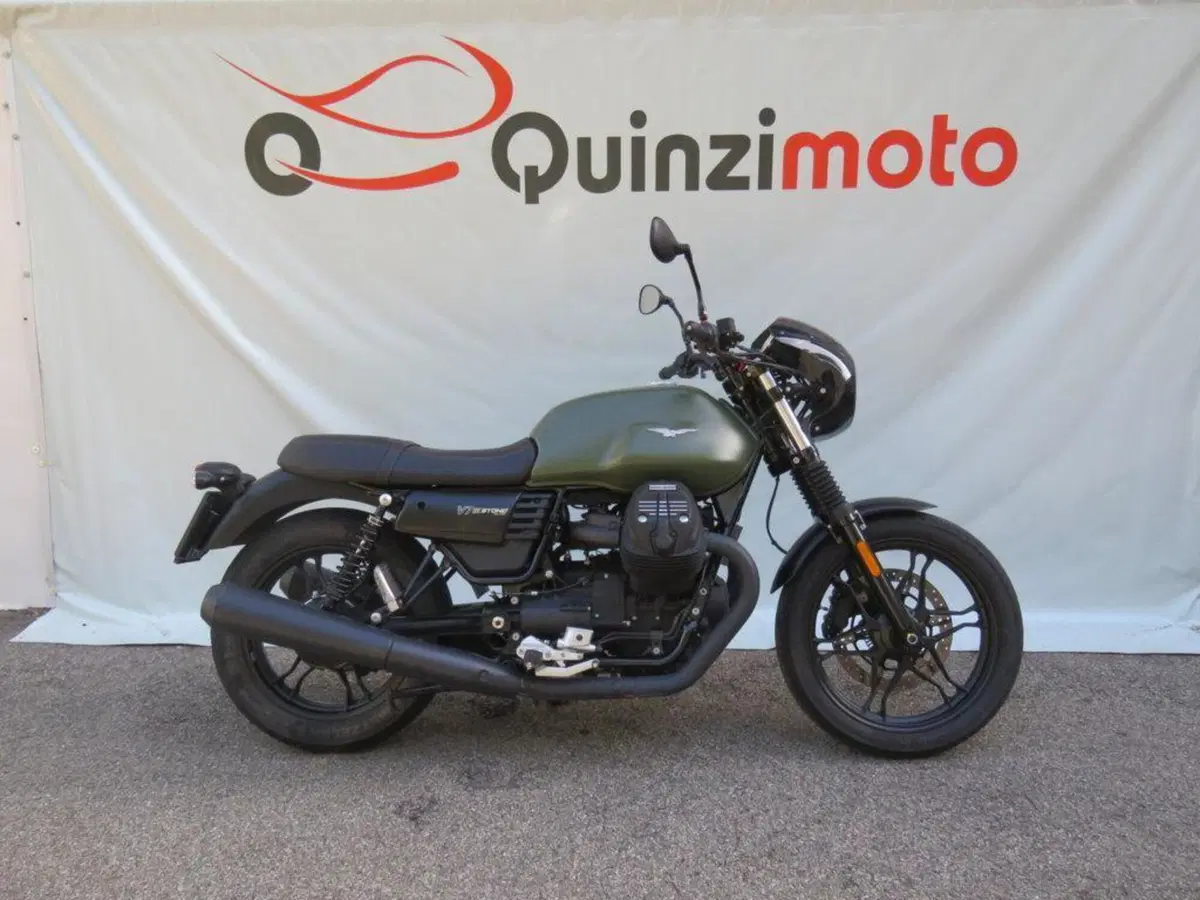 Moto Guzzi V7 III Stone (2017 - 20)