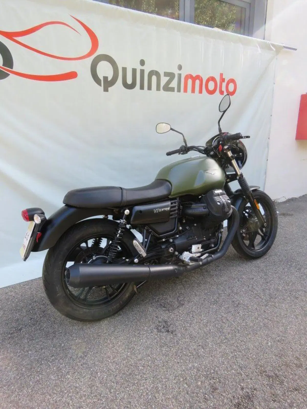 Moto Guzzi V7 III Stone (2017 - 20) (8)
