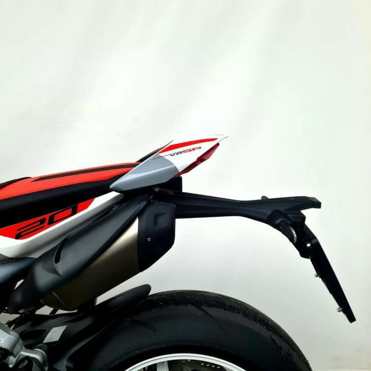 Ducati Hypermotard V2 SP (2026) (13)