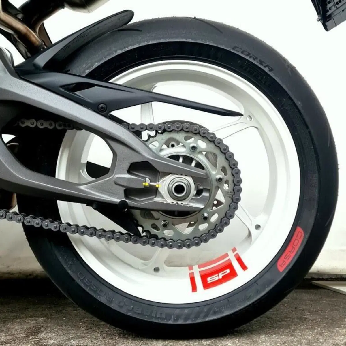 Ducati Hypermotard V2 SP (2026) (14)