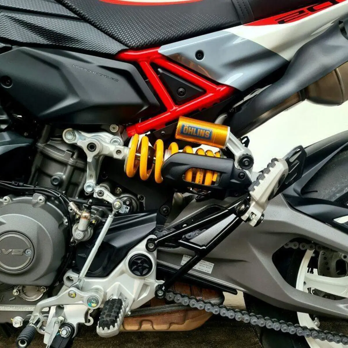 Ducati Hypermotard V2 SP (2026) (11)