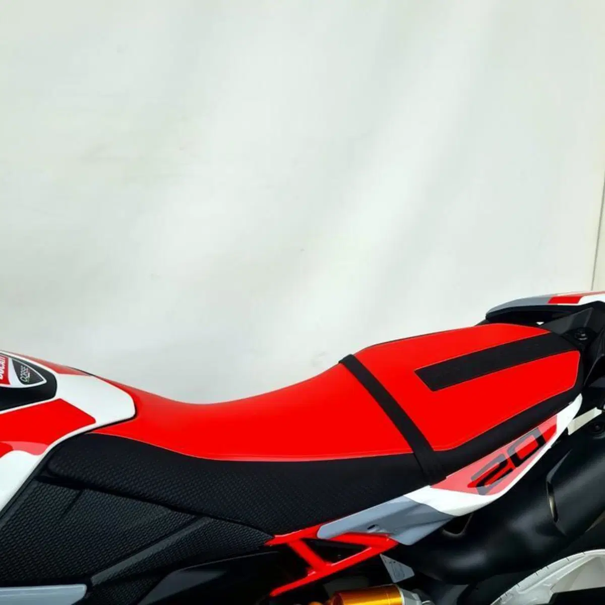 Ducati Hypermotard V2 SP (2026) (12)