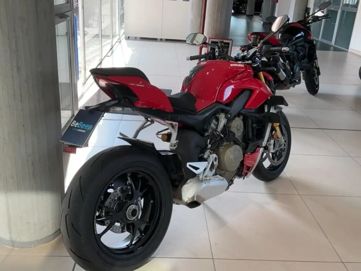 Ducati Streetfighter V4 1100 S (2021 - 22) (5)