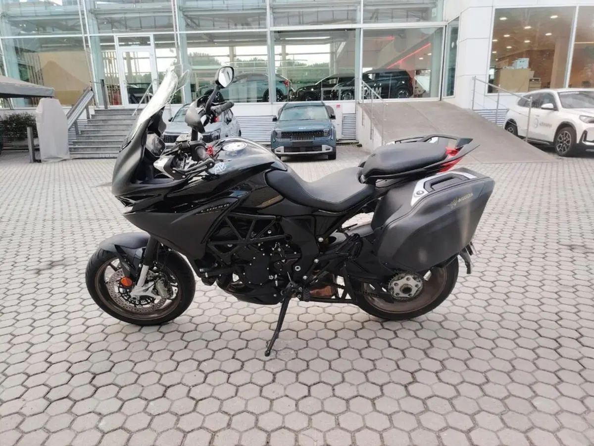 MV Agusta Turismo Veloce 800 Lusso SCS (2021 - 26) (4)