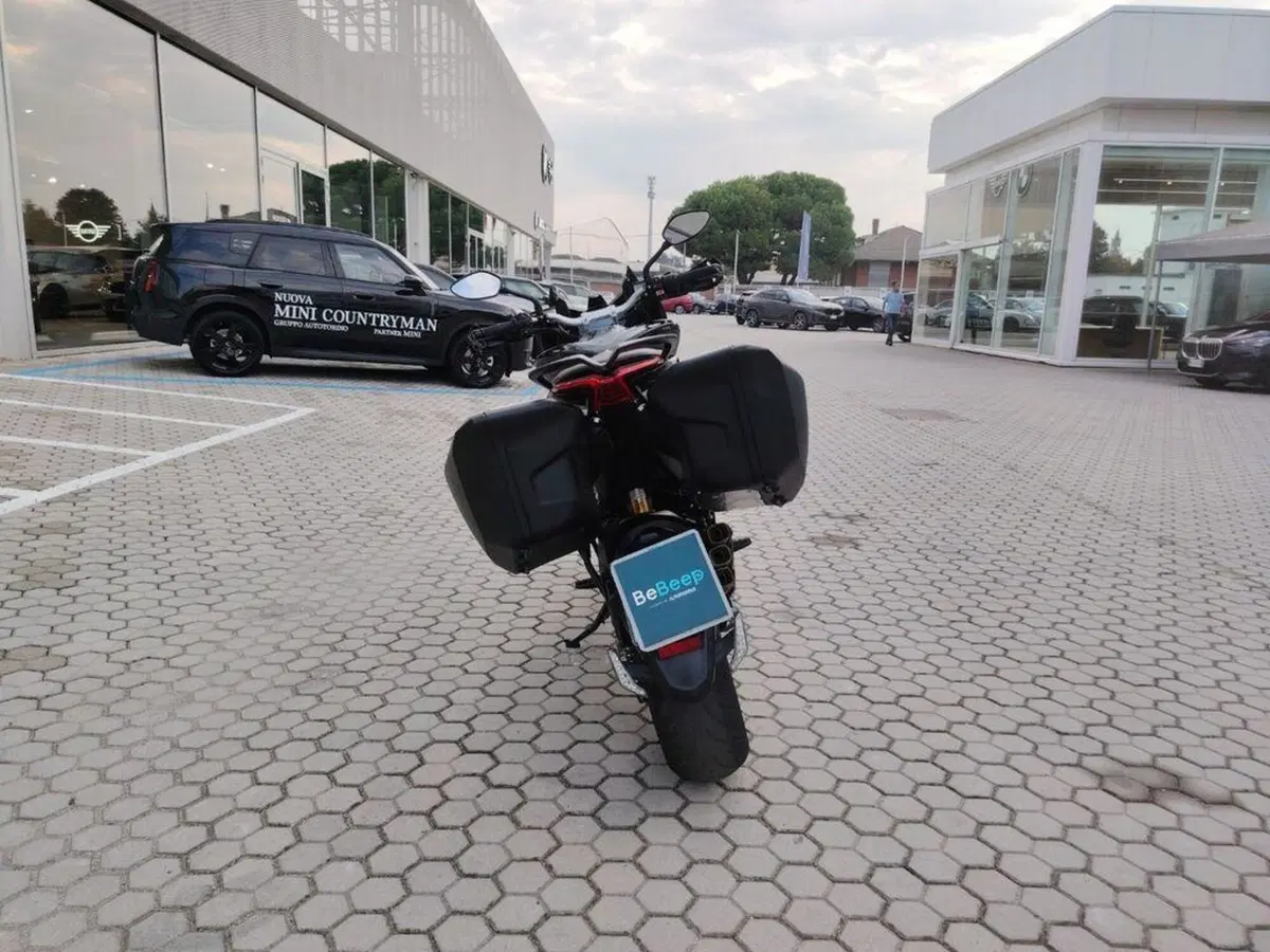 MV Agusta Turismo Veloce 800 Lusso SCS (2021 - 26) (6)