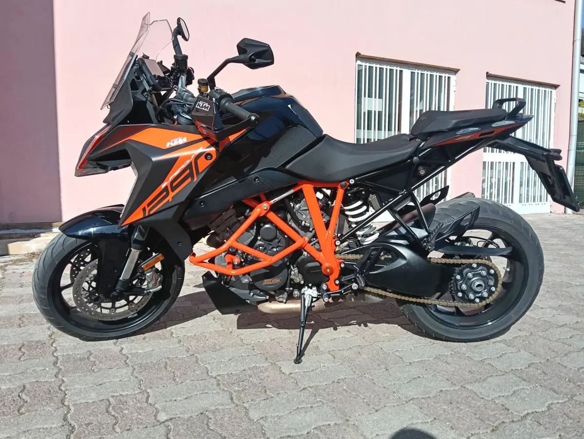 KTM 1290 Super Duke GT (2021 - 25) (2)