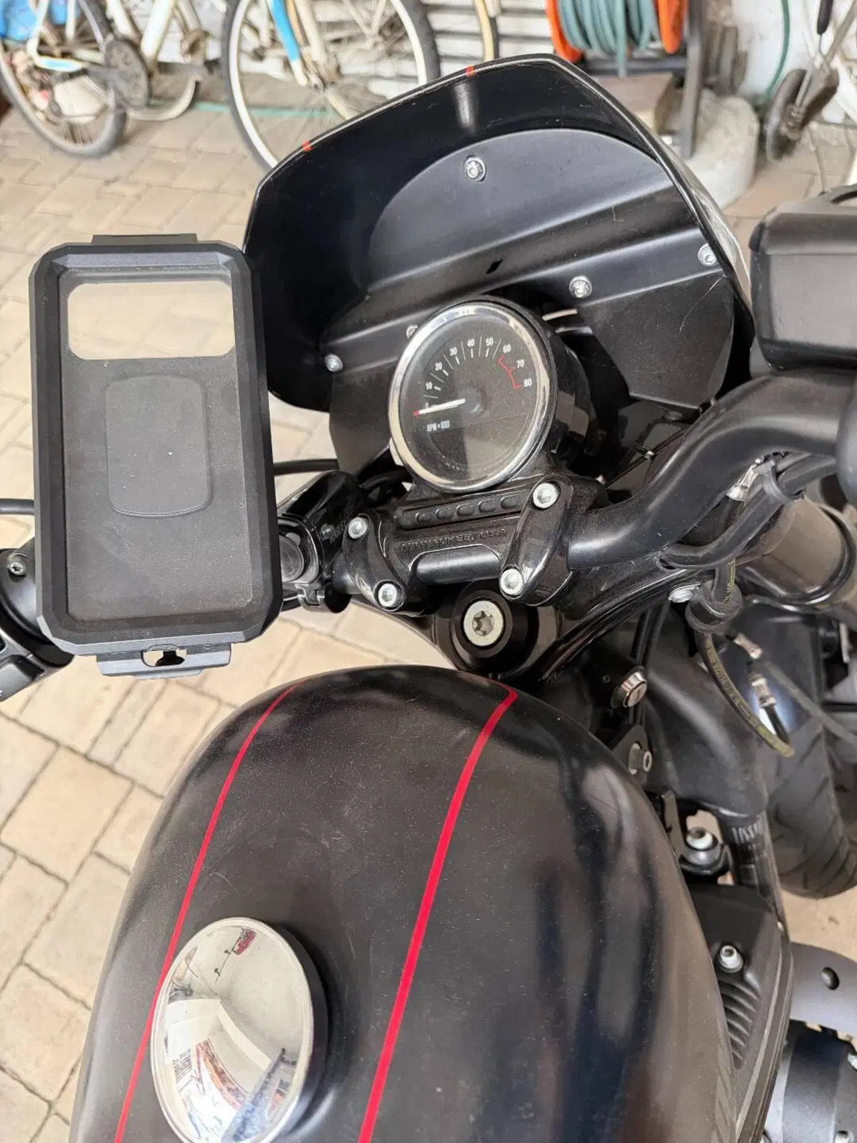 Harley-Davidson 1200 Custom (2017) - XL 1200C (7)