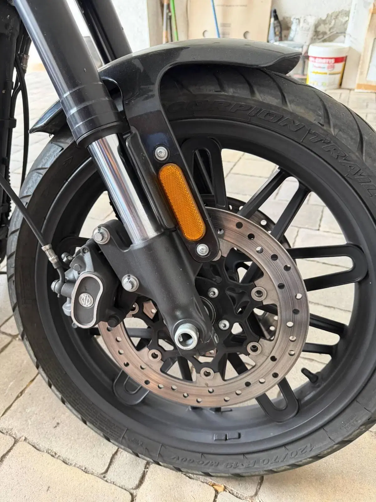 Harley-Davidson 1200 Custom (2017) - XL 1200C (9)
