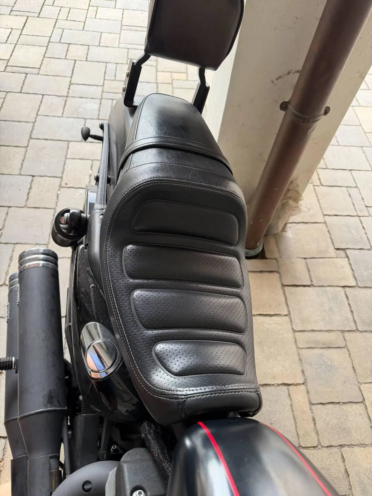 Harley-Davidson 1200 Custom (2017) - XL 1200C (10)