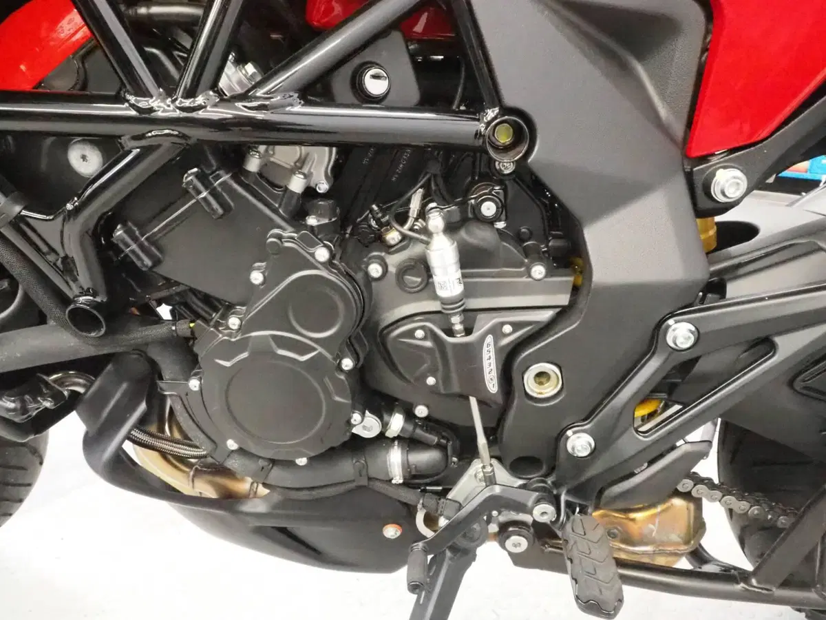 MV Agusta Turismo Veloce 800 R (2023 - 26) (7)