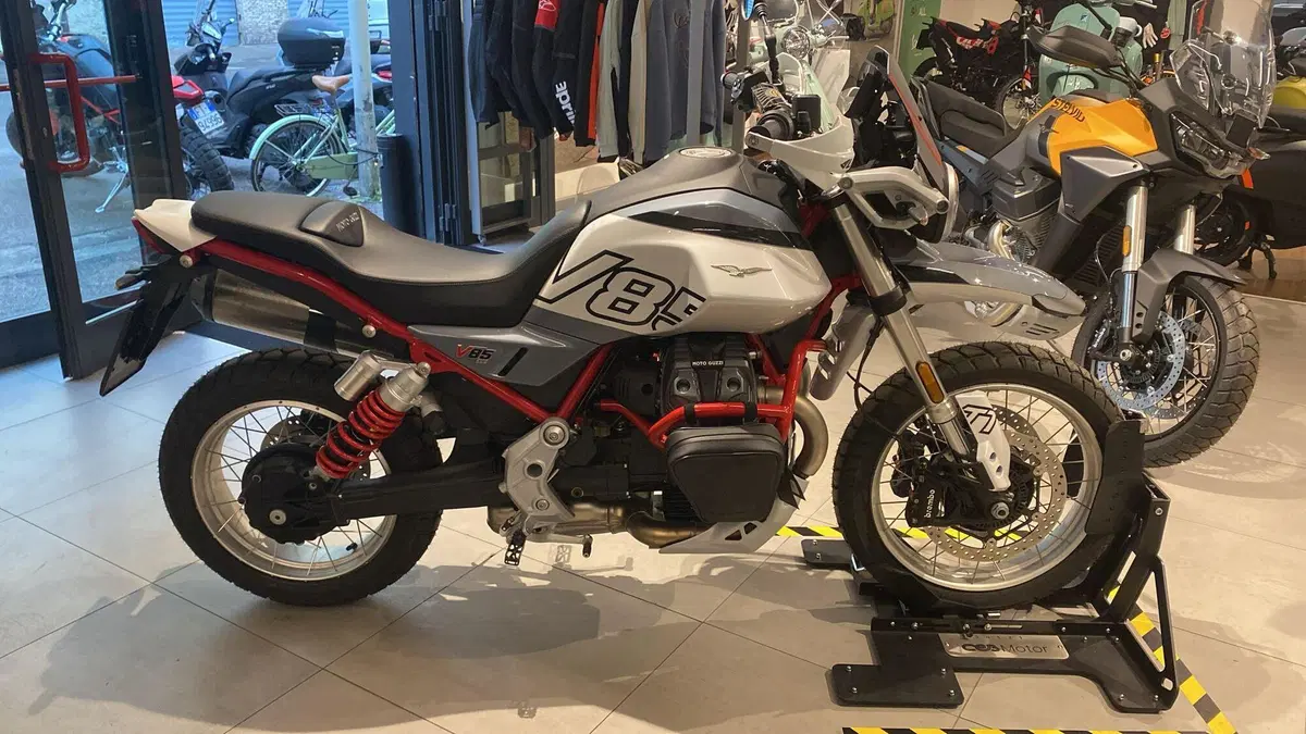 Moto Guzzi V85 TT (2024 - 26)