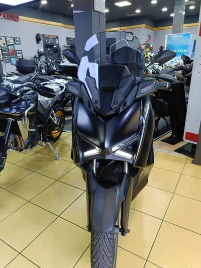 Yamaha X-Max 300 Tech Max (2021 - 24) usata