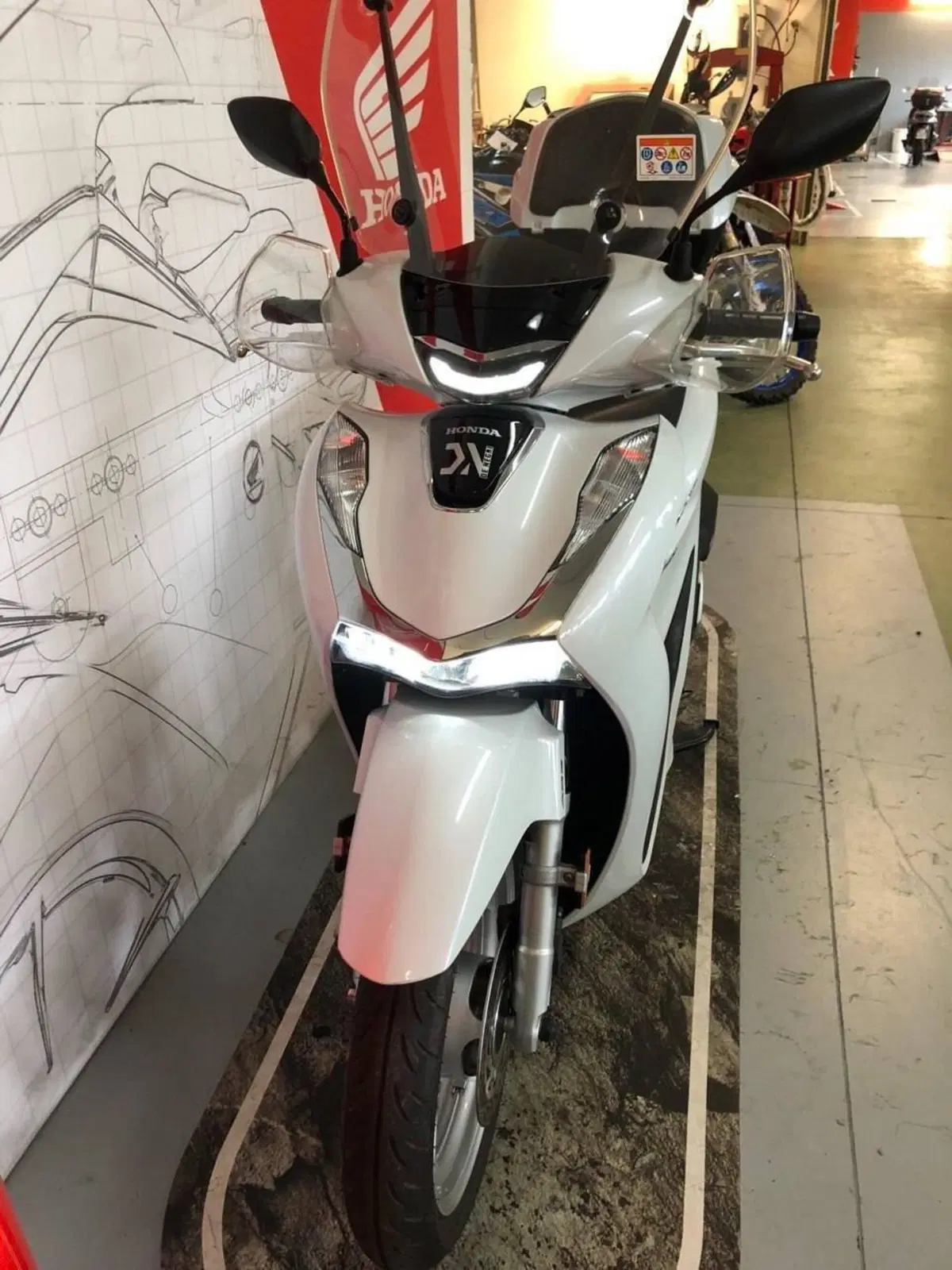 Honda SH 150i (2020 - 23) (4)