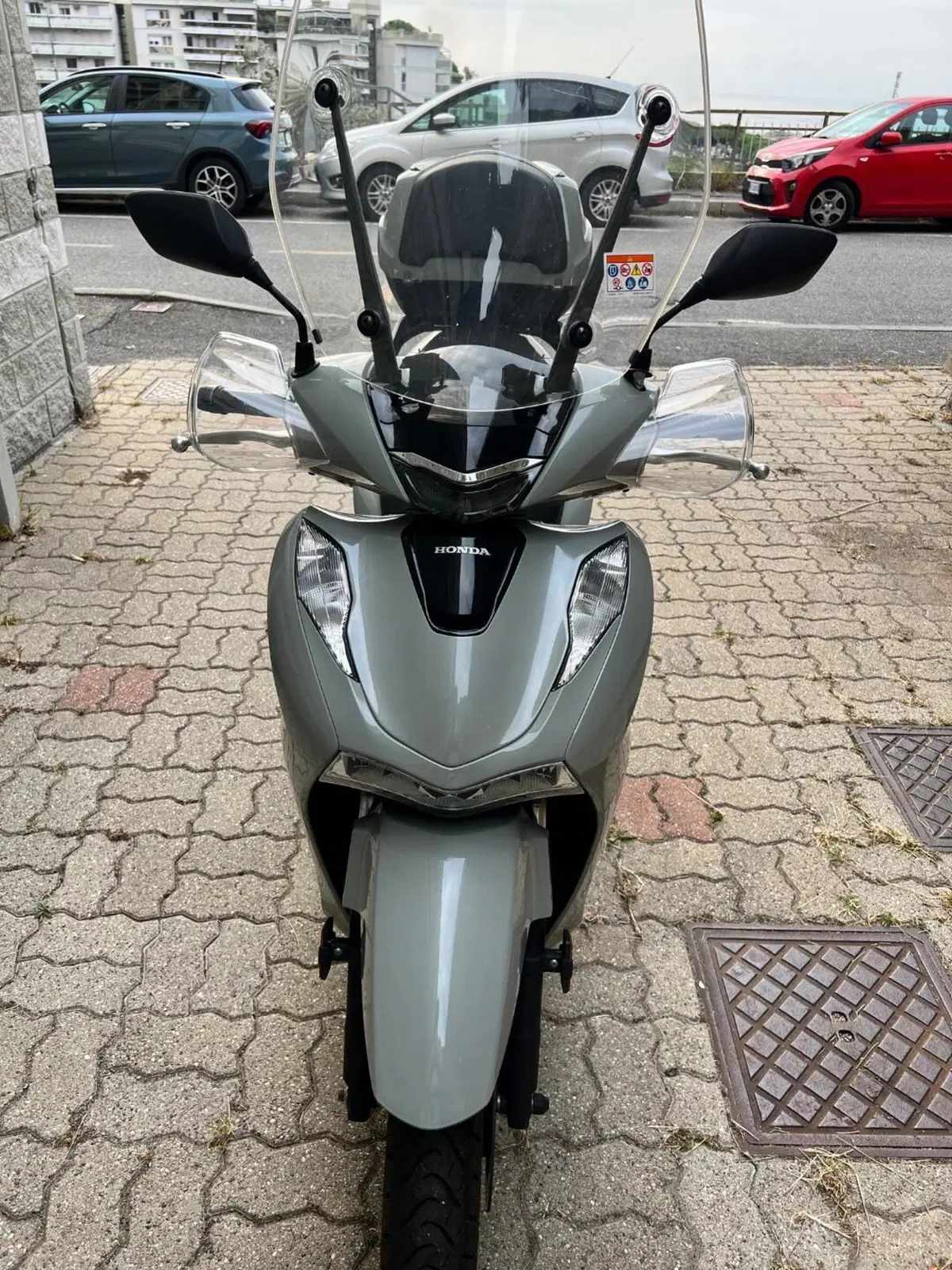 Honda SH 150i (2024 - 25) (3)