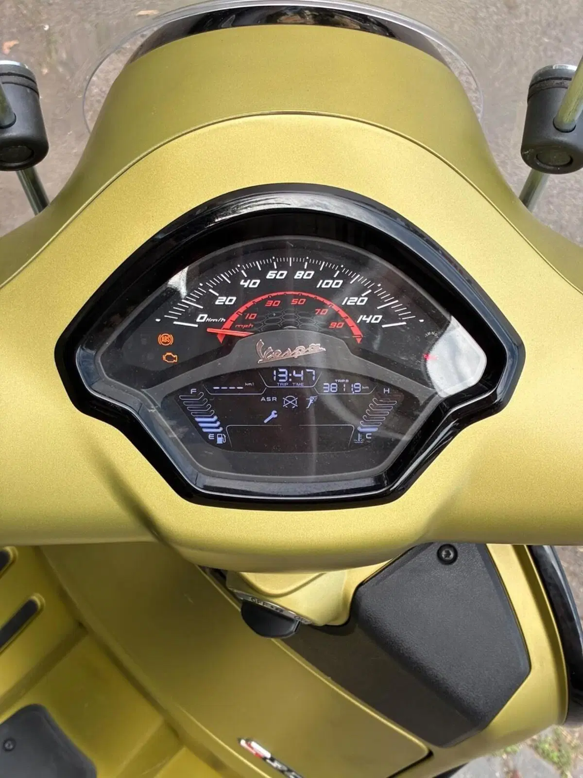 Vespa GTS 300 Super (2023 - 24) (2)
