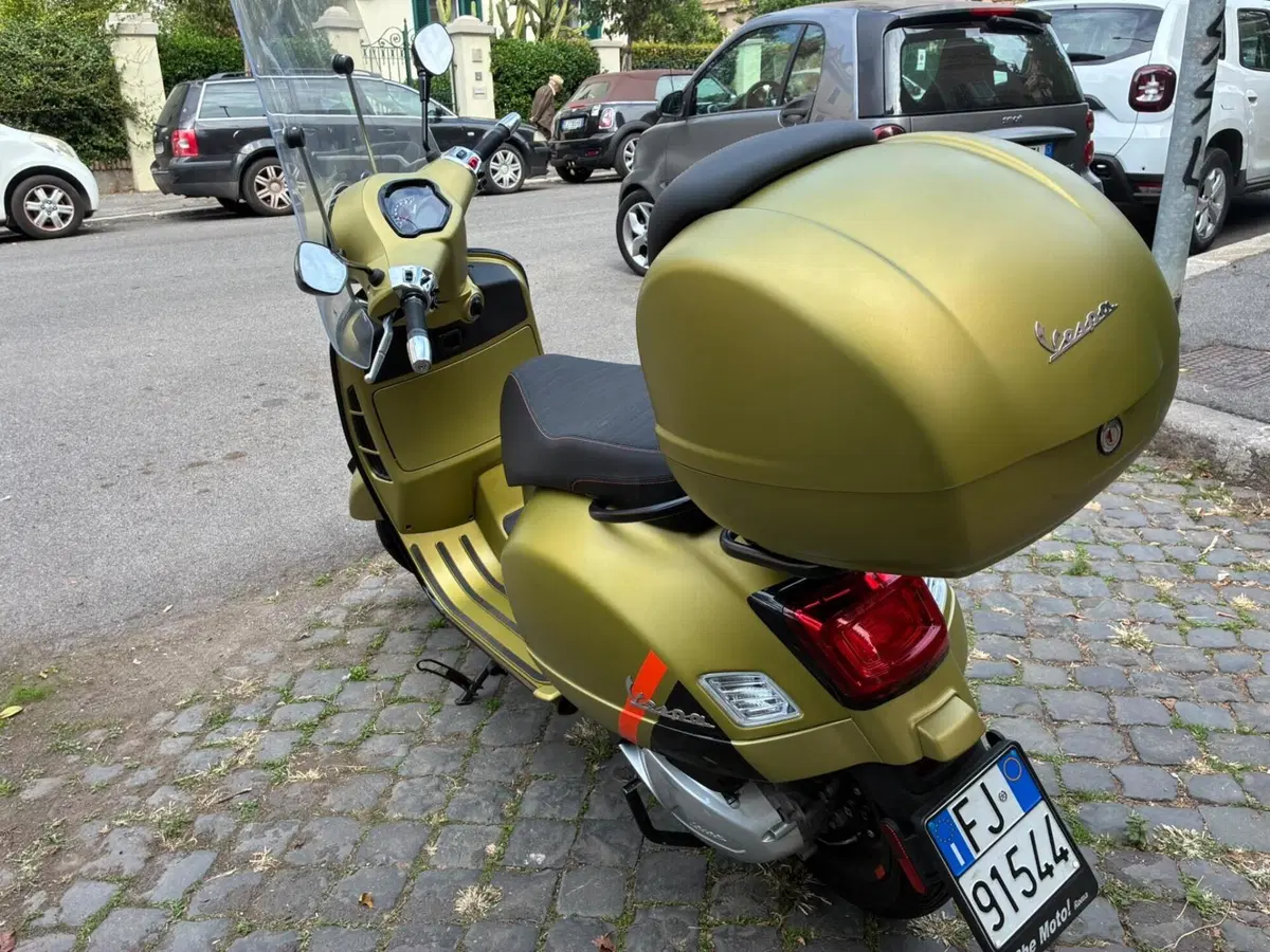 Vespa GTS 300 Super (2023 - 24) (4)